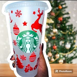 Original Starbucks 24oz reusable cup with Christmas design 🦌🌲🎄🎁